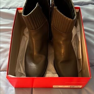 Dropped Price!! AEROSOLES Gray Ankle Boots